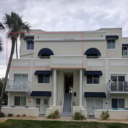Oceanfront 2Br2B, Ocean Views, Heated Pool, Spa